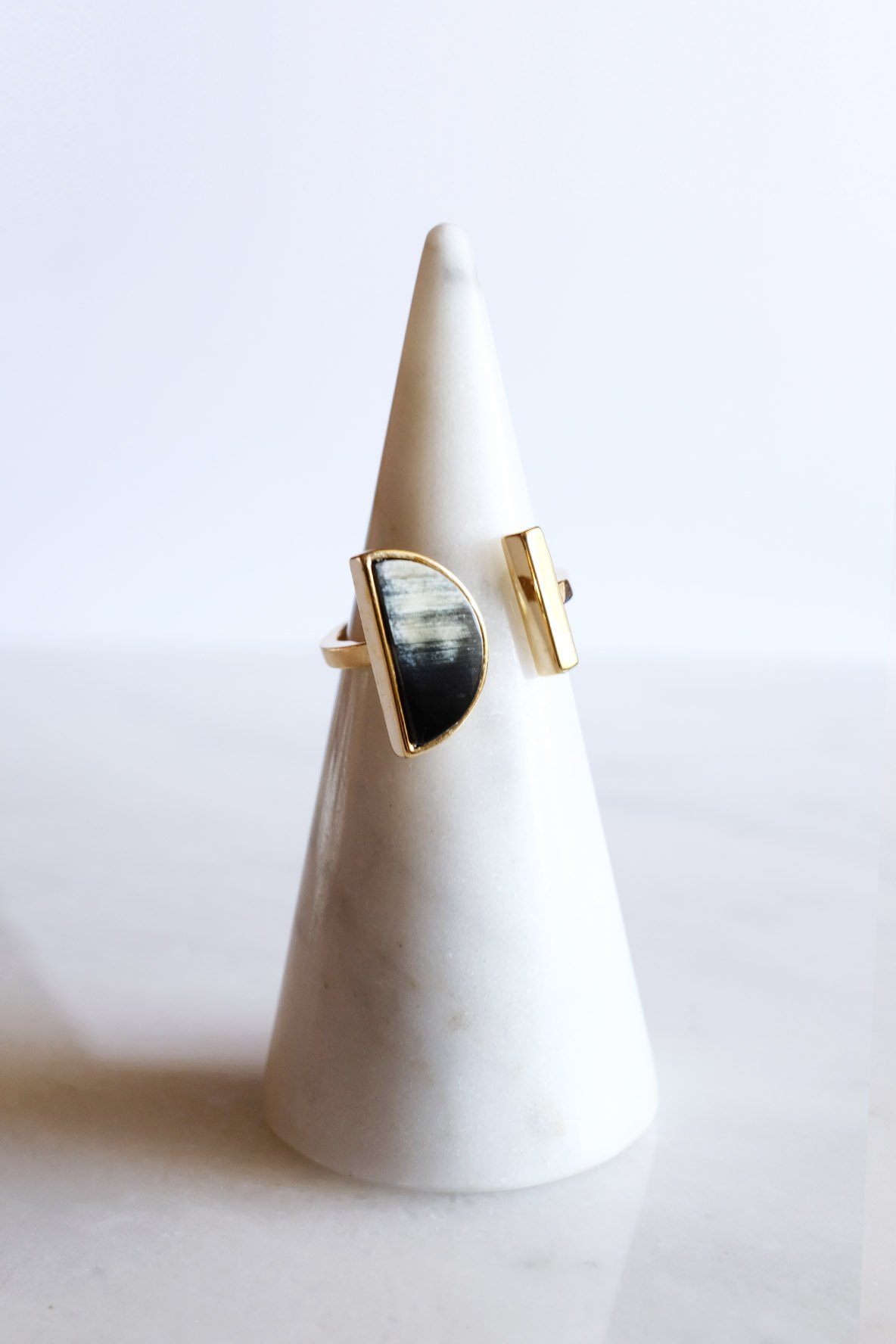 16K Gold Crescent and Bar Ring