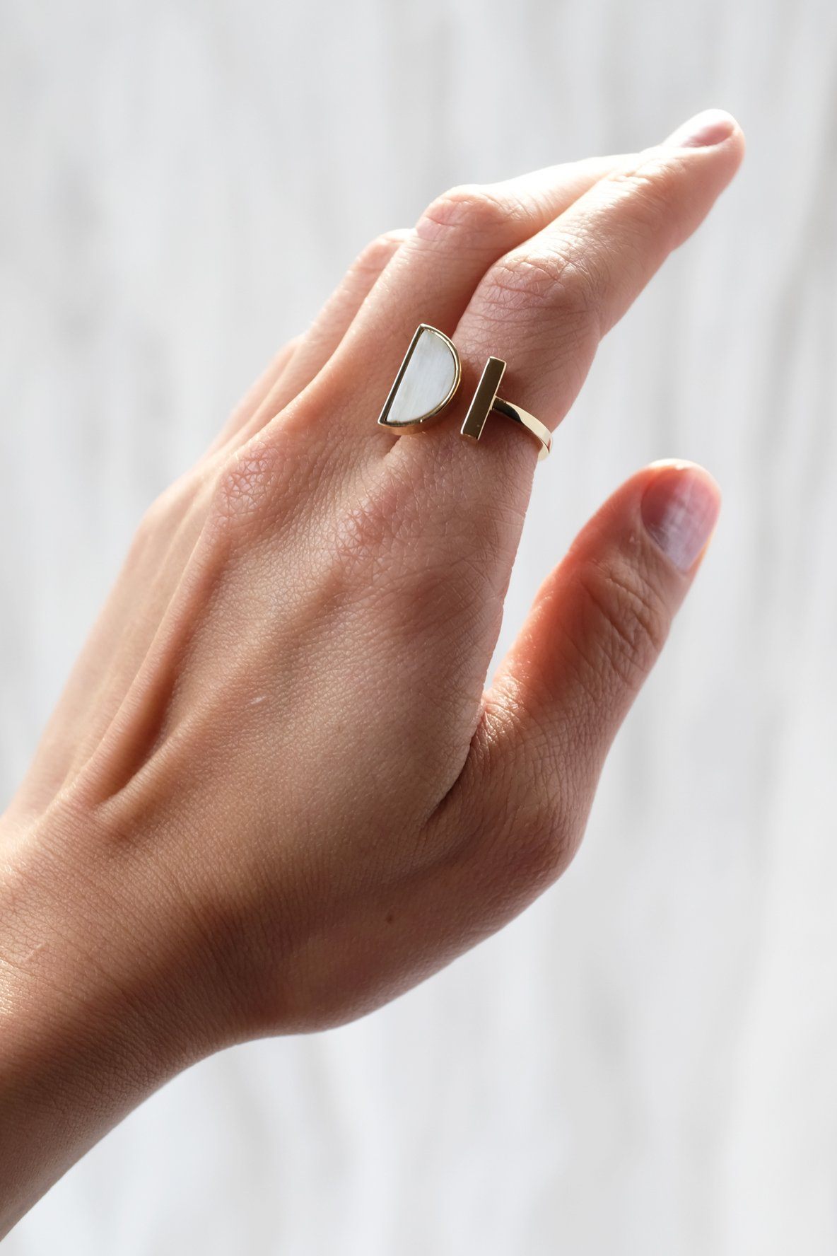 16K Gold Crescent and Bar Ring