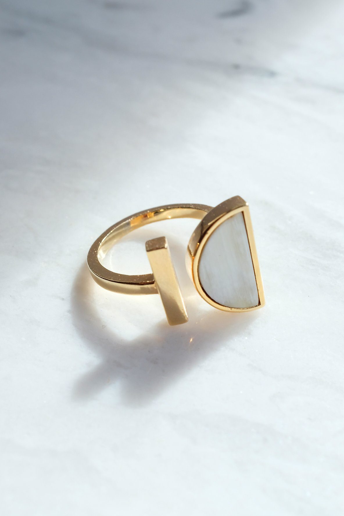 16K Gold Crescent and Bar Ring